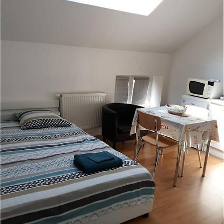Residence Mantekila Marcinelle エクステリア 写真