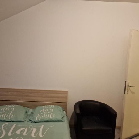 Residence Mantekila Marcinelle エクステリア 写真