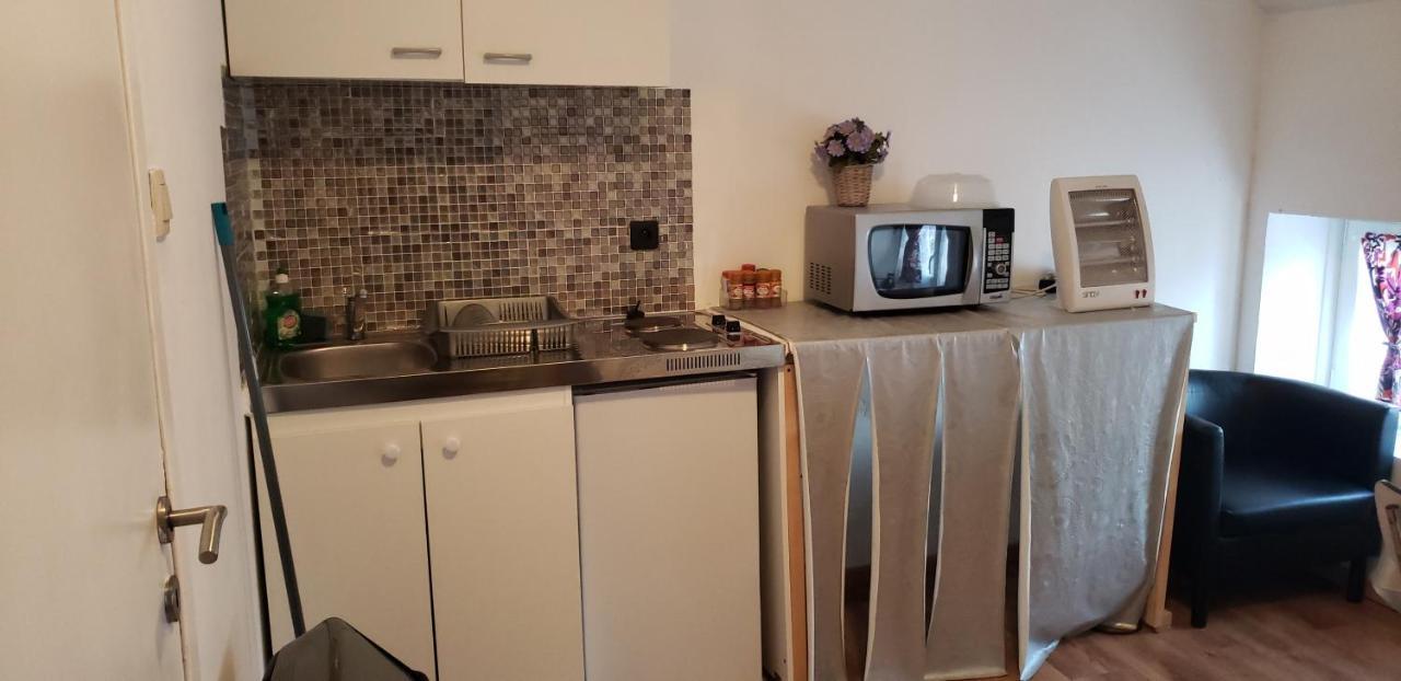 Residence Mantekila Marcinelle エクステリア 写真