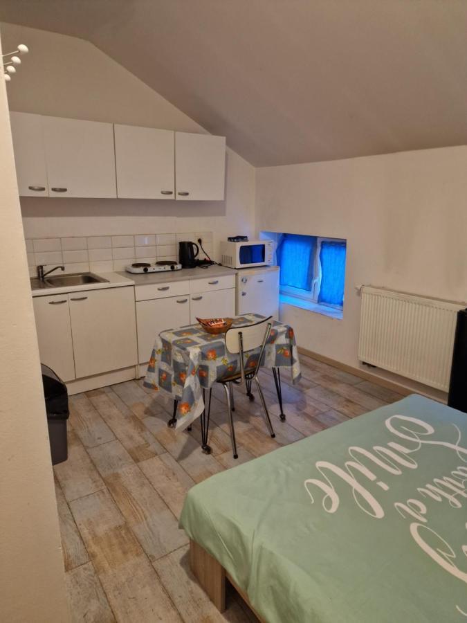 Residence Mantekila Marcinelle エクステリア 写真